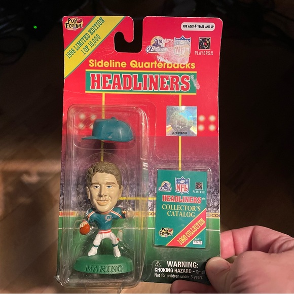Sideline Quarterbacks Other Dan Marino Sideline Quarterbacks Headliners Figure 998 Limited
